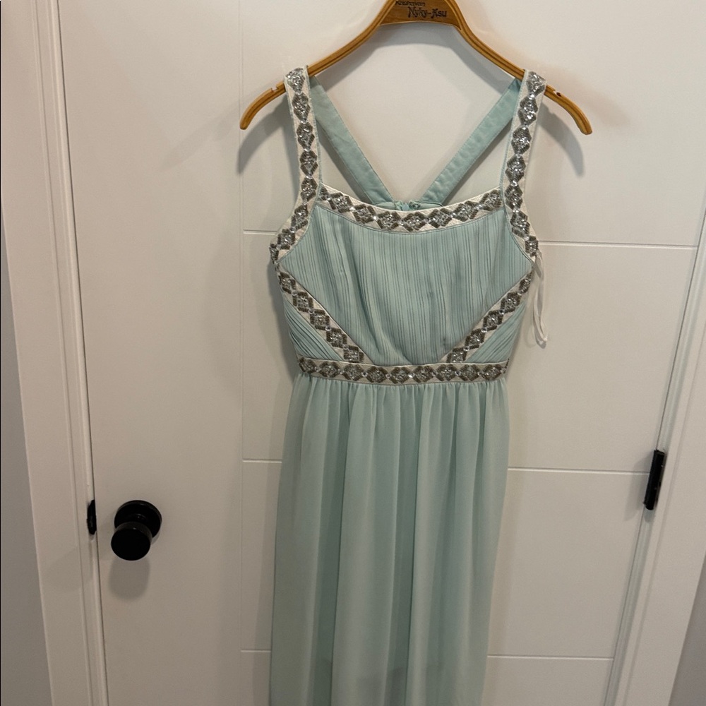 Minuet Petite Mint Green Satin Dress with Beaded Trim size small - Picture 2 of 9